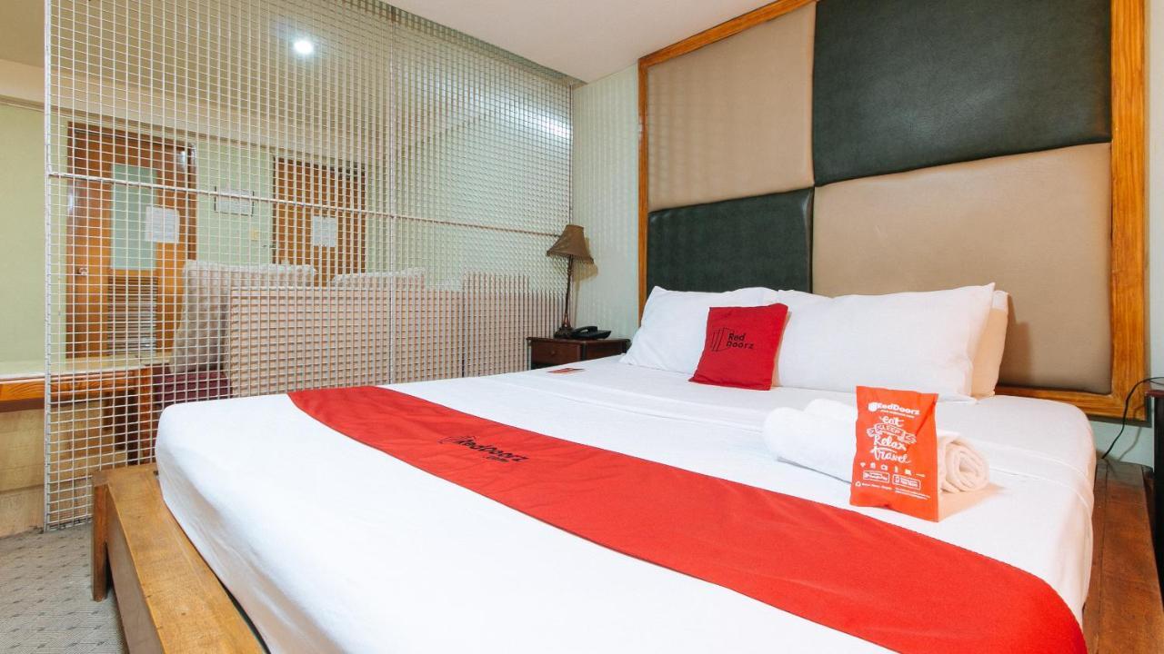 Reddoorz At Timog Avenue Quezon City Exterior foto