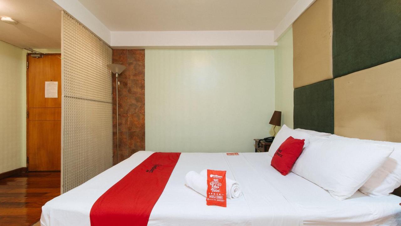 Reddoorz At Timog Avenue Quezon City Exterior foto