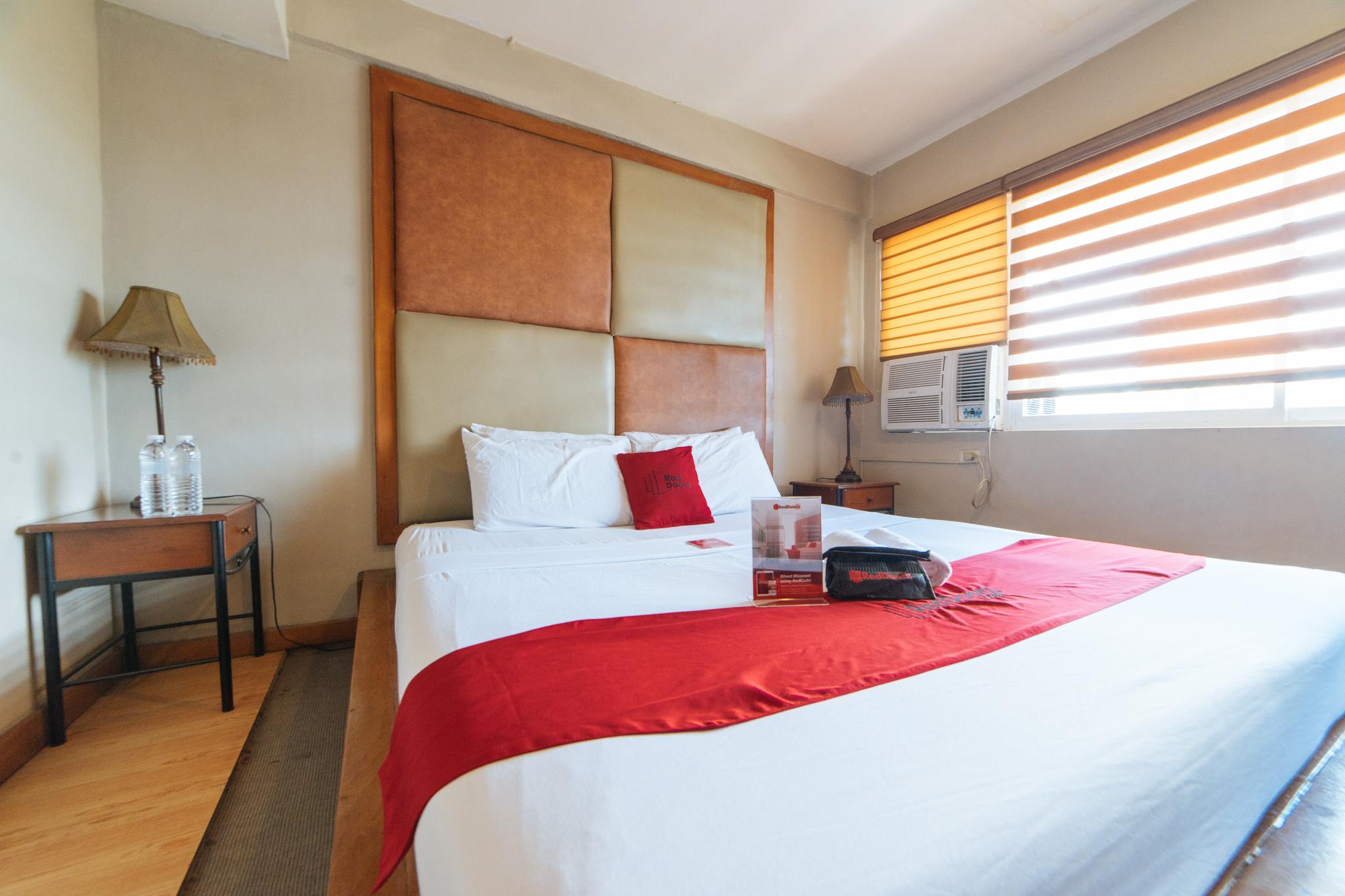 Reddoorz At Timog Avenue Quezon City Exterior foto